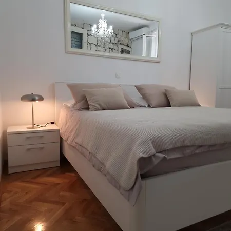 Ani Apartment *