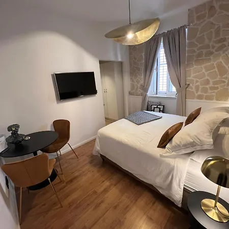 Ani Apartment Split