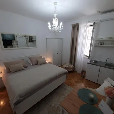Ani Apartment *