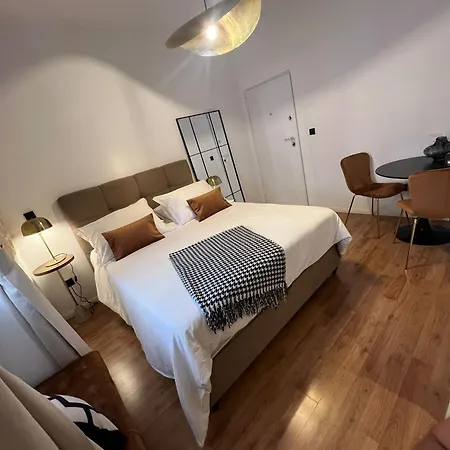 Ani Apartment Split