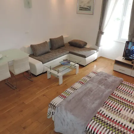 Ani Apartment