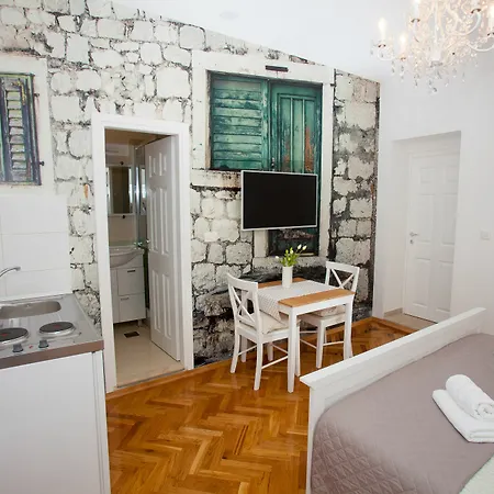 Ani Apartment